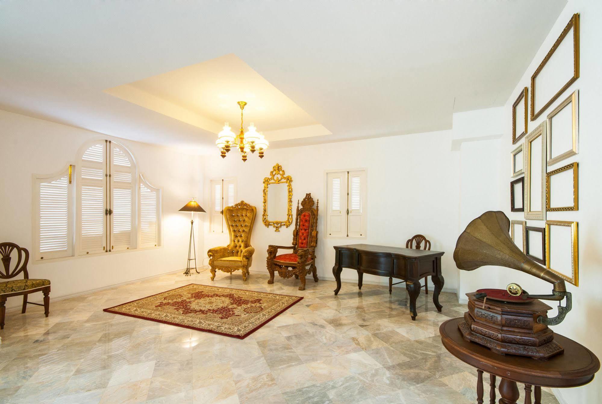 Dharasom' S Colonial House Otel Bangkok Dış mekan fotoğraf